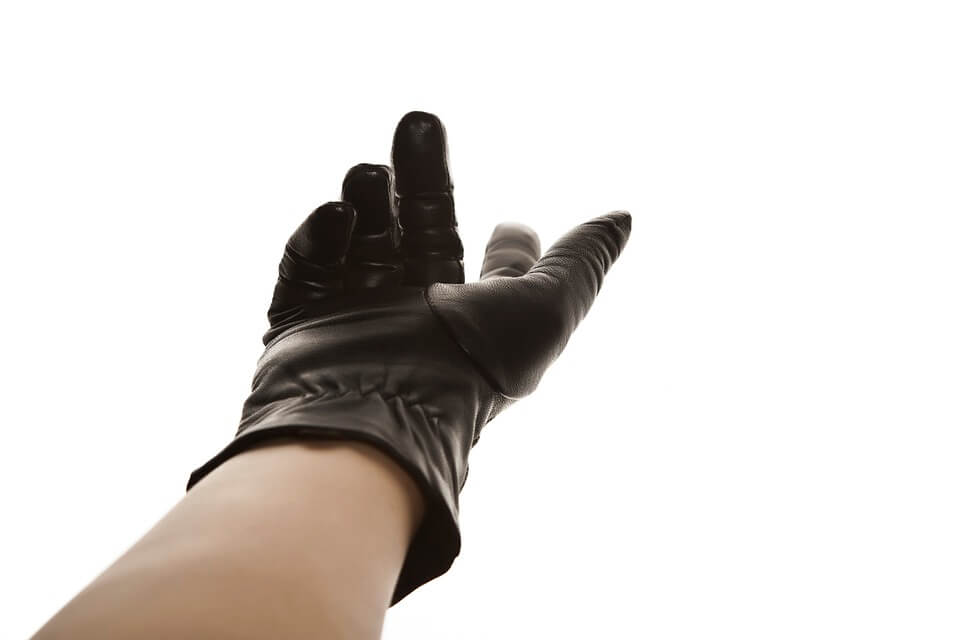 Kiedy zakładamy rękawiczki jednorazowe ?